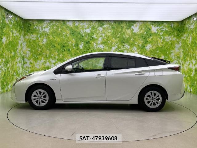 Toyota PRIUS 2017-11 8380174-1