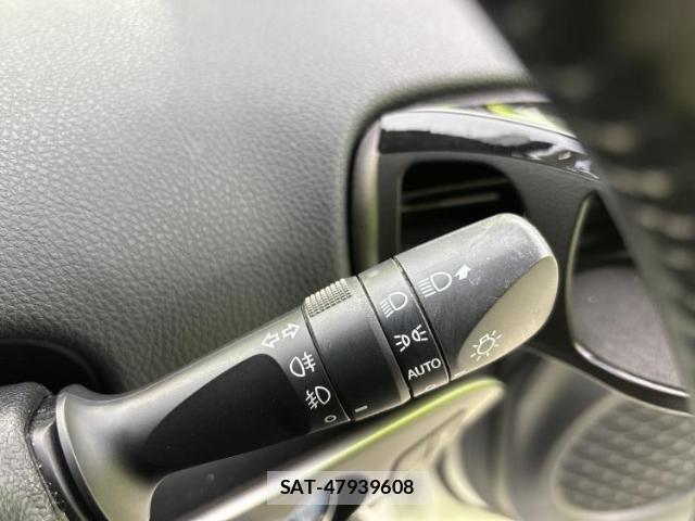 Toyota PRIUS 2017-11 8380174-14