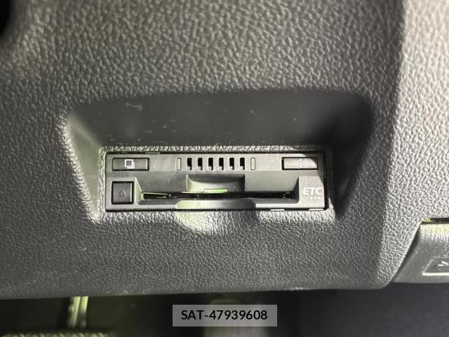 Toyota PRIUS 2017-11 8380174-17