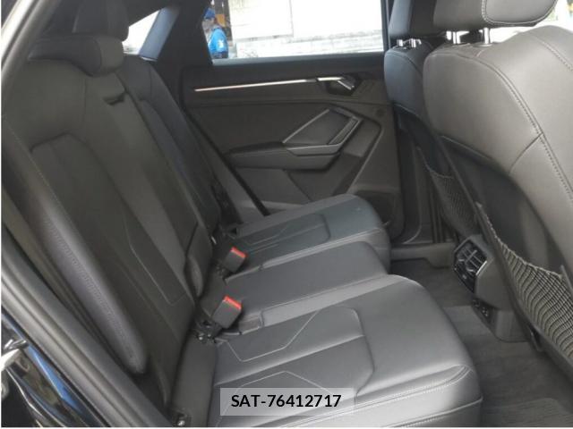 Audi Q3 2021-10 8379195-5