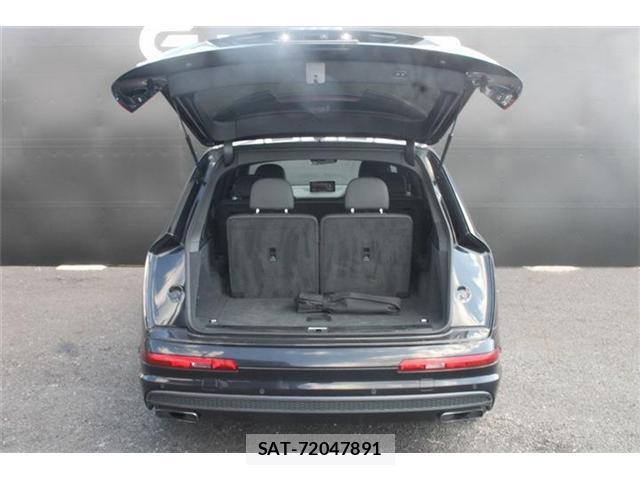 Audi Q7 2018-06 8379729-13