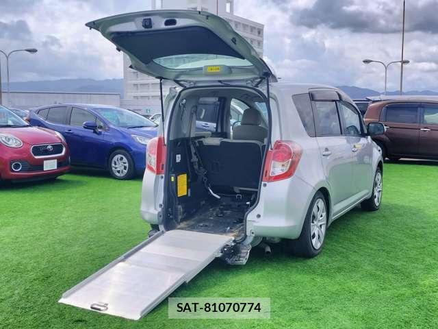Toyota RACTIS 2010-02 8379214-0