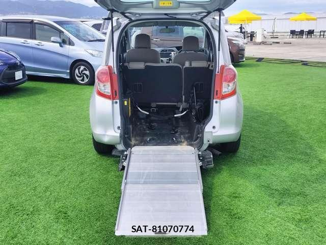 Toyota RACTIS 2010-02 8379214-5