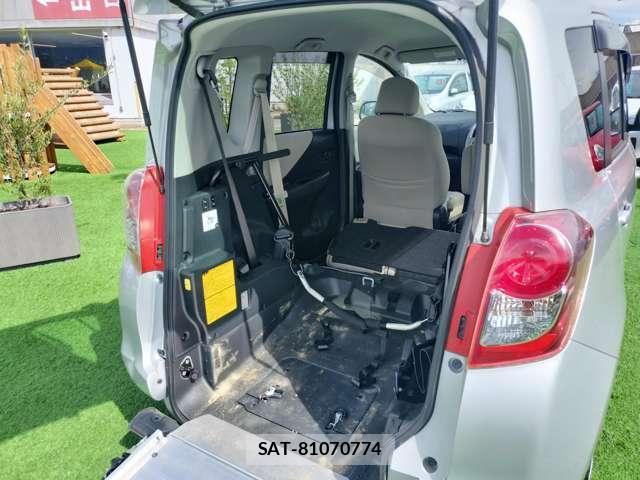 Toyota RACTIS 2010-02 8379214-6