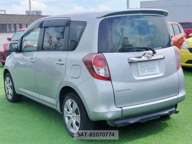 Toyota RACTIS 2010-02 8379214-9
