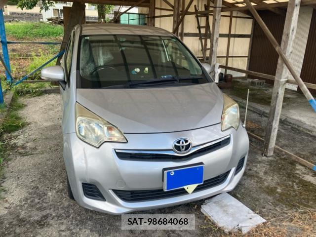 Toyota RACTIS 2011-09 8379828-1