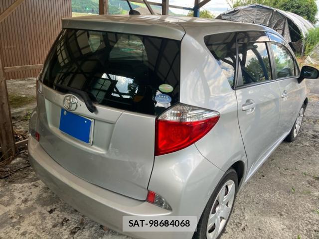 Toyota RACTIS 2011-09 8379828-2