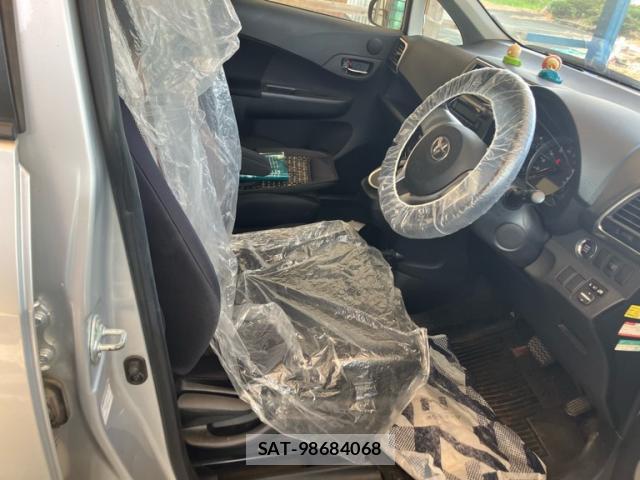 Toyota RACTIS 2011-09 8379828-6