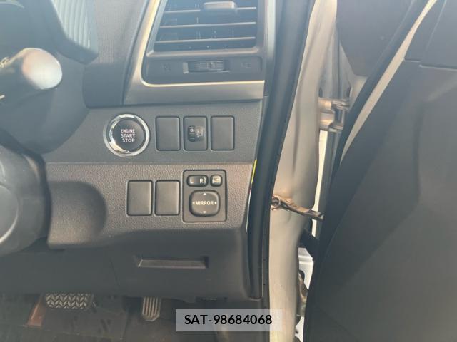 Toyota RACTIS 2011-09 8379828-7