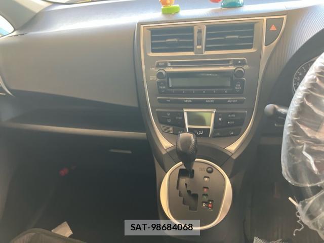 Toyota RACTIS 2011-09 8379828-9