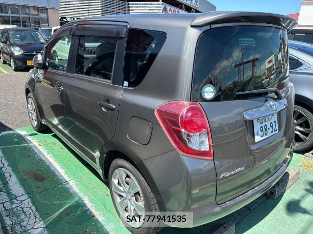 Toyota RACTIS 2008-03 8379864-9