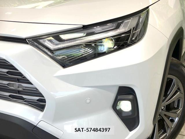 Toyota RAV4 2023-12 8378570-11