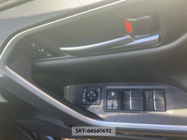 Toyota RAV4 2019-07 8379058-10