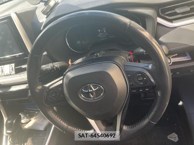 Toyota RAV4 2019-07 8379058-11