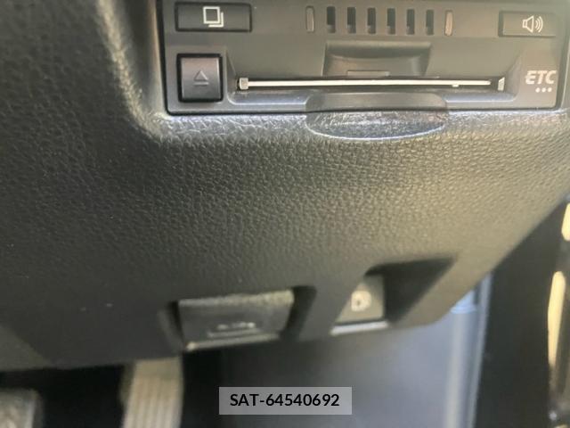 Toyota RAV4 2019-07 8379058-15