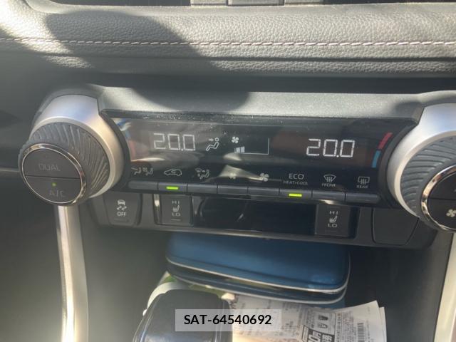 Toyota RAV4 2019-07 8379058-19