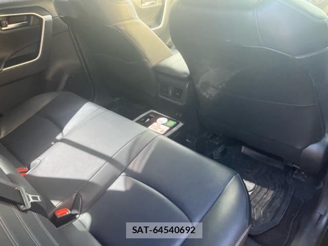 Toyota RAV4 2019-07 8379058-8