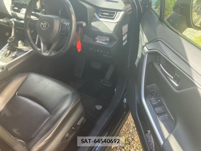 Toyota RAV4 2019-07 8379058-9