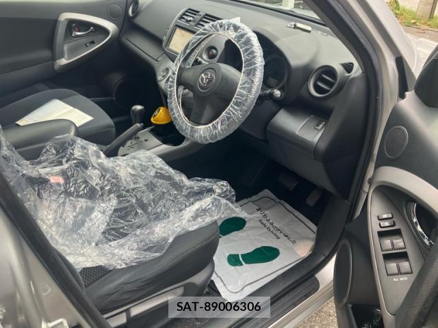 Toyota RAV4 2007-08 8379575-10
