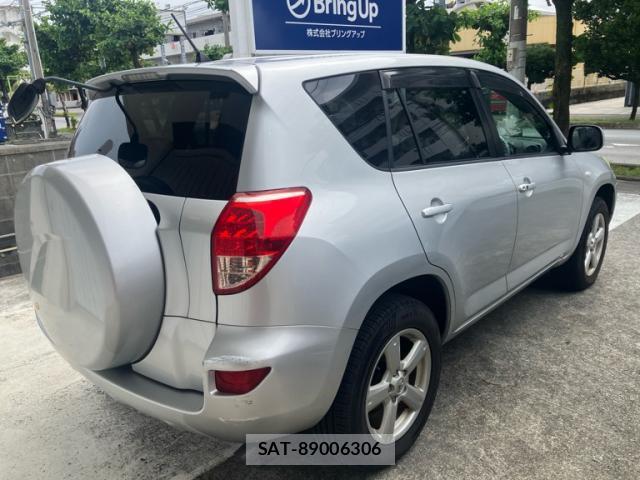 Toyota RAV4 2007-08 8379575-12
