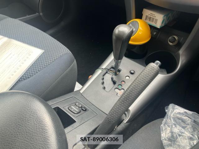 Toyota RAV4 2007-08 8379575-17