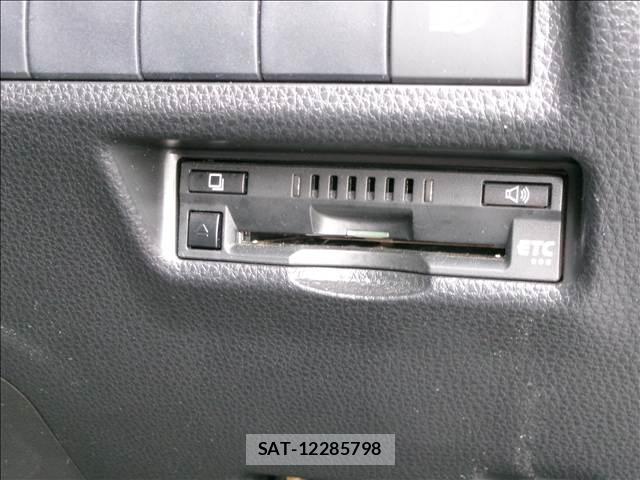 Toyota RAV4 2020-09 8379781-4