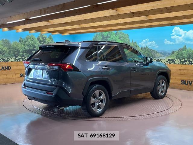Toyota RAV4 2022-01 8379960-16