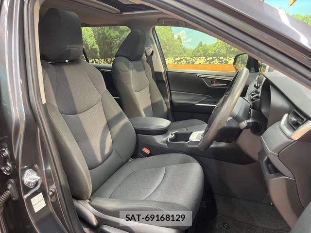 Toyota RAV4 2022-01 8379960-7