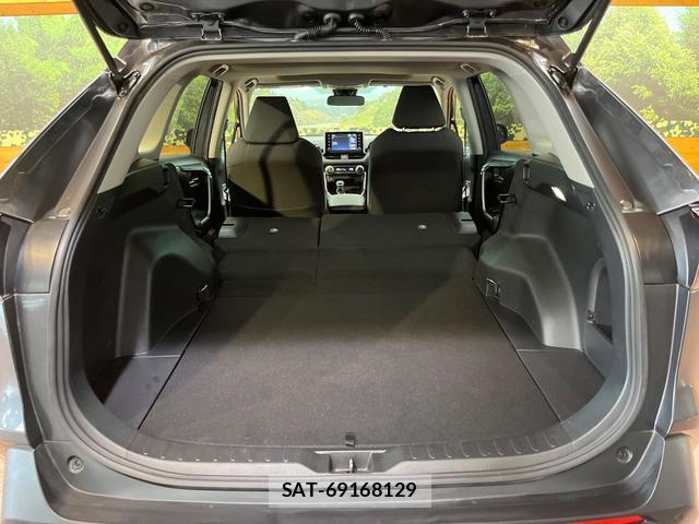 Toyota RAV4 2022-01 8379960-9