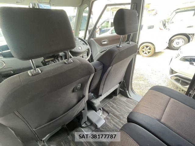 Nissan ROOX 2011-11 8378612-15