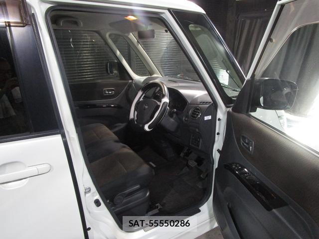 Nissan ROOX 2012-04 8379546-12
