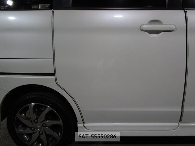 Nissan ROOX 2012-04 8379546-7