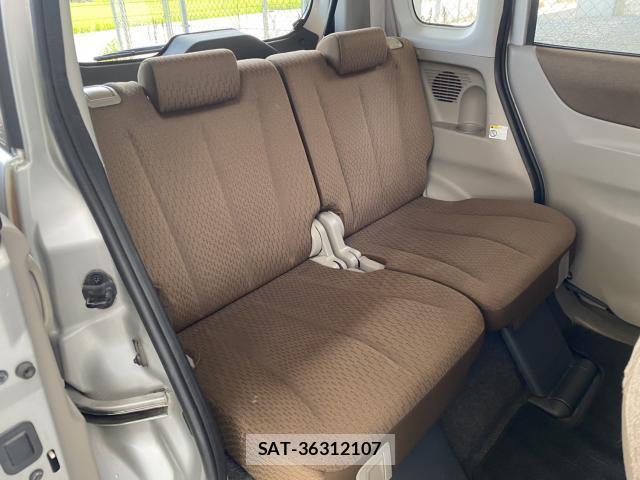 Nissan ROOX 2011-06 8380186-18