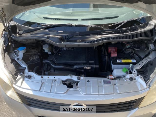 Nissan ROOX 2011-06 8380186-3