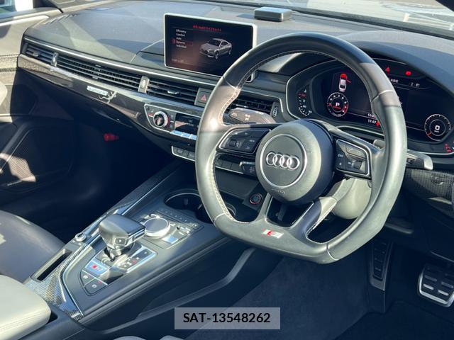 Audi S5 2017-12 8379352-1