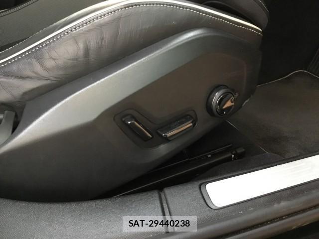 Volvo S60 2021-10 8379549-15