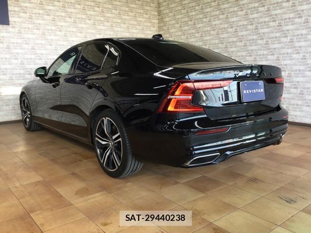 Volvo S60 2021-10 8379549-5