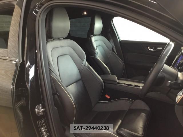 Volvo S60 2021-10 8379549-9