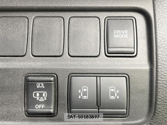 Nissan SERENA 2022-10 8379110-4