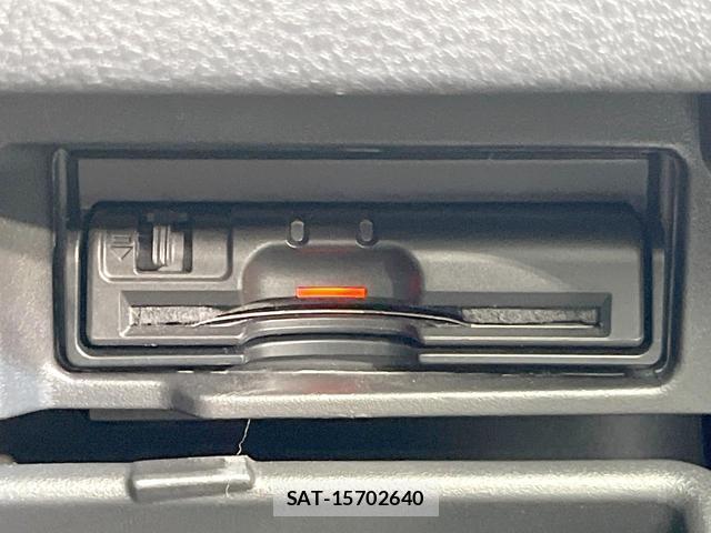 Nissan SERENA 2017-06 8379464-5