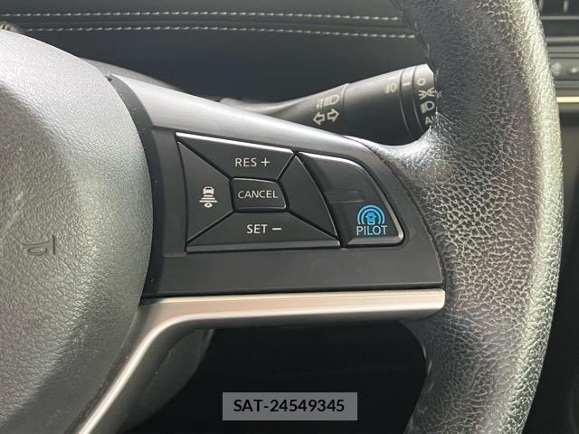 Nissan SERENA 2018-03 8380055-18