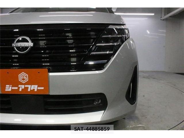 Nissan SERENA 2023-06 8380073-13