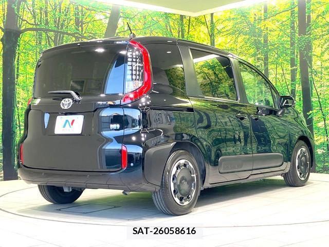 Toyota SIENTA 2022-11 8378572-17