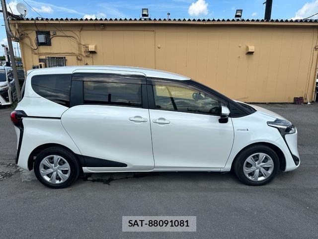 Toyota SIENTA 2018-10 8378633-15