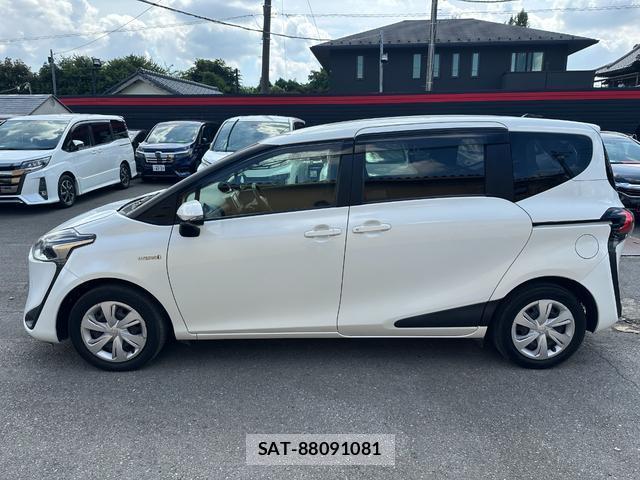 Toyota SIENTA 2018-10 8378633-16