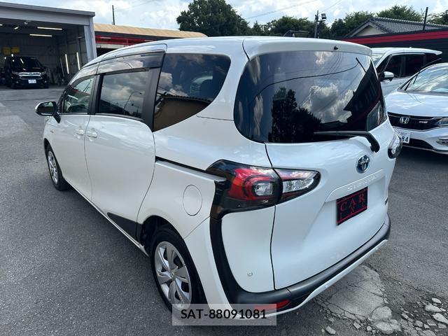 Toyota SIENTA 2018-10 8378633-18