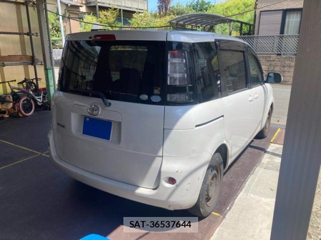 Toyota SIENTA 2011-08 8378984-13
