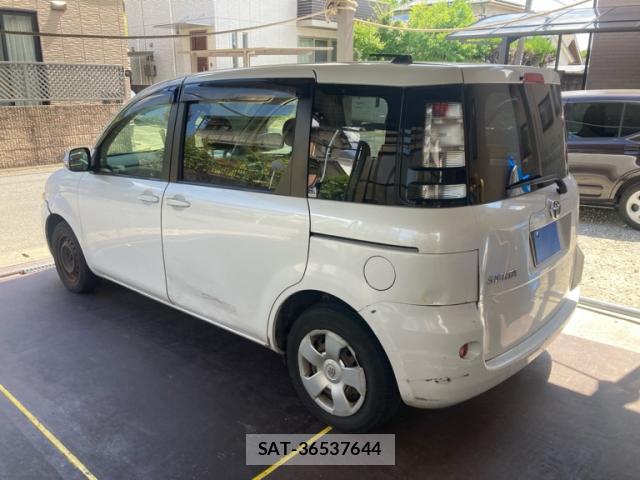 Toyota SIENTA 2011-08 8378984-2