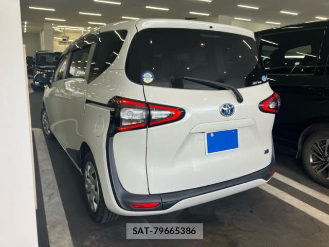 Toyota SIENTA 2017-02 8379126-13