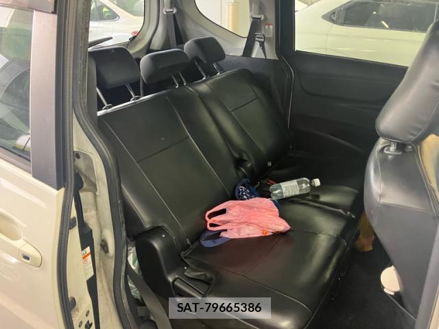 Toyota SIENTA 2017-02 8379126-4